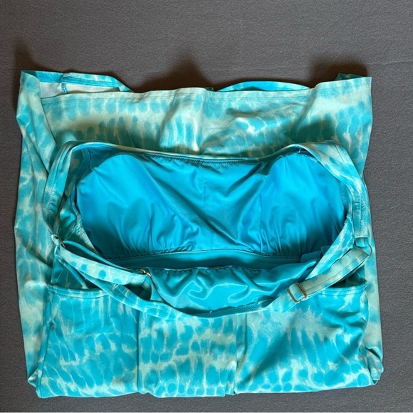 Lands End Women’s tummy control swim dress with pockets size 10 blue tie dye - Picture 4 of 10